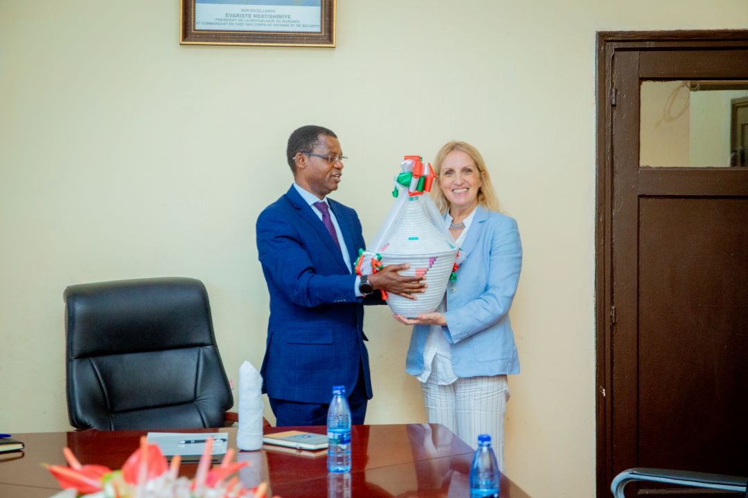 Le Président du Sénat reçoit en audience l’Ambassadeur de l’Union Européenne au Burundi