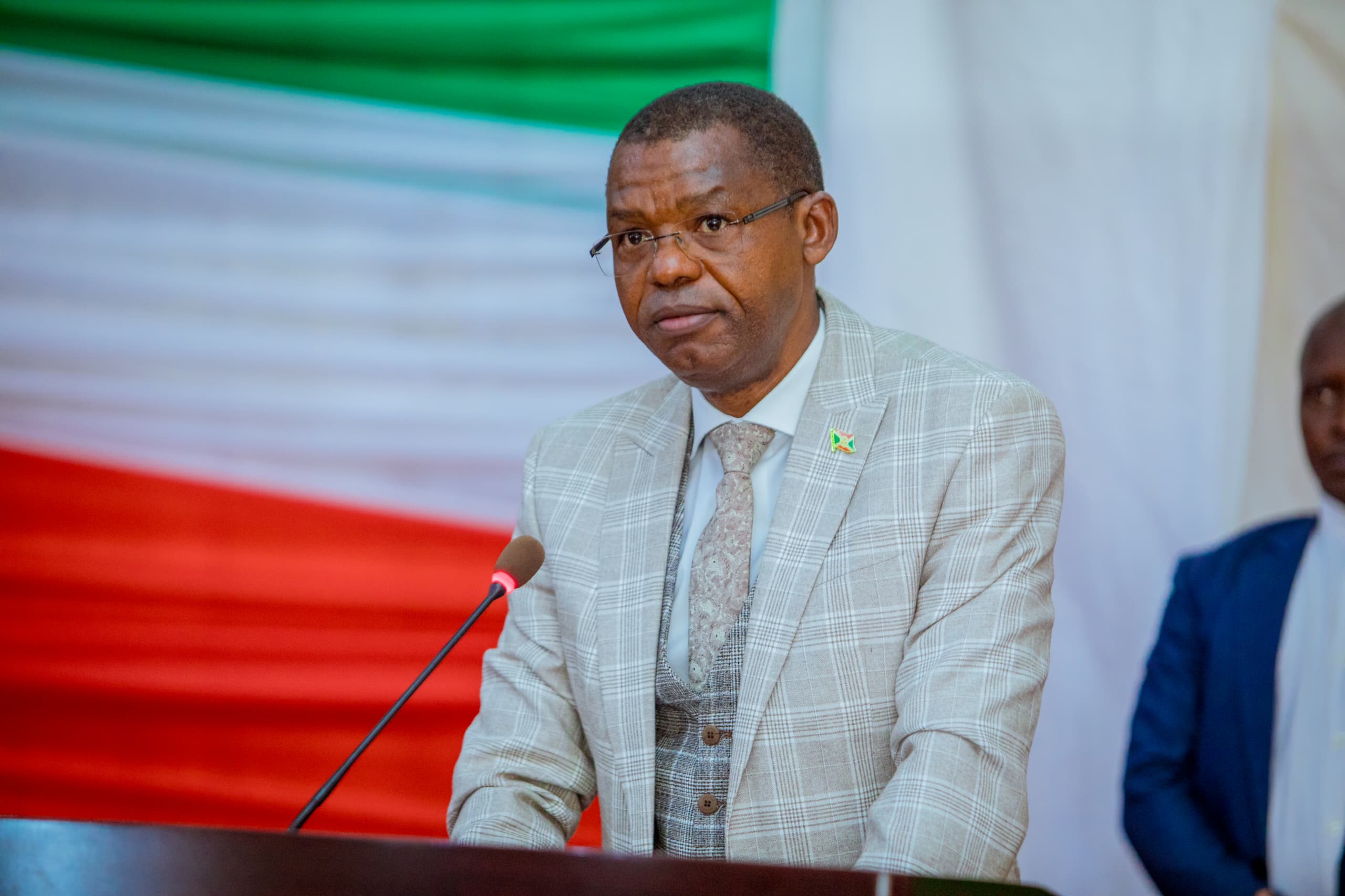 DISCOURS PRONONCE PAR LE PRESIDENT DU SENAT,  TRES HONORABLE EMMANUEL SINZOHAGERA, LORS DE LA CLOTURE DE LA SESSION PARLEMENTAIRE ORDINAIRE D’AVRIL  2025