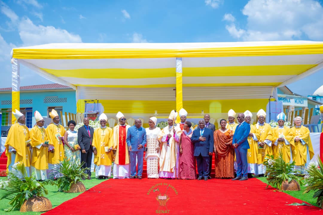 Le Président du Sénat participe à la célébration du jubilé d&rsquo;argent d&rsquo;episcopat de l&rsquo;archevêque de Bujumbura