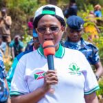Le Premier Vice-Président du Sénat interpelle la population de la commune Mwaro à s&rsquo;atteler aux travaux d’auto-développement